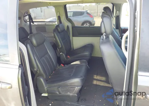 2010 Chrysler Town & Country Touring Plus z USA, uszkodzony, nr VIN 2A4RR8D15AR392568